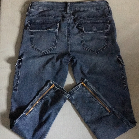 AEO Sz 2 low rise CARGO STYLE jegging/ skinny jeans - Picture 5 of 11